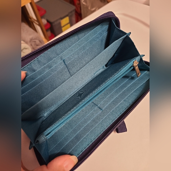 EUC Travelon RFID Travel navy wallet/wristlet - Picture 8 of 10